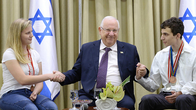 נשיא-המדינה-תלמידי-כימיה